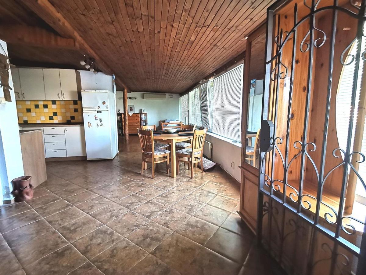 Самостоятелна Къща За Гости На 10 Минути От Плажа Warna Exterior foto